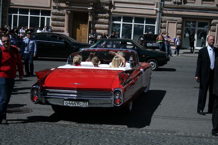  Cadillac DeVille 1960 года  (фото 2 из 15)